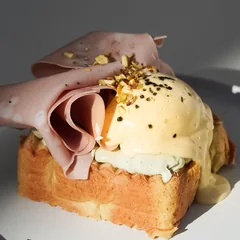 Benedict mortadella