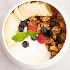Honey granola, greek yogurt & red berries