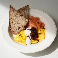 Scrambled eggs: salmon / mortadella / pastrami